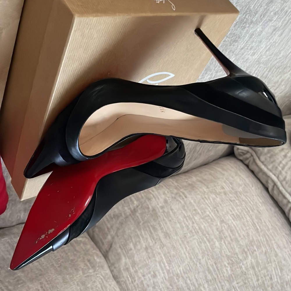 Size 40 Louboutin Shoes. - Picture 7 of 7